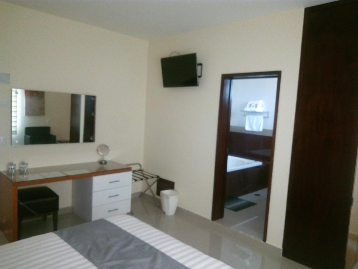 Hotel Tierra Roja Arandas 外观 照片